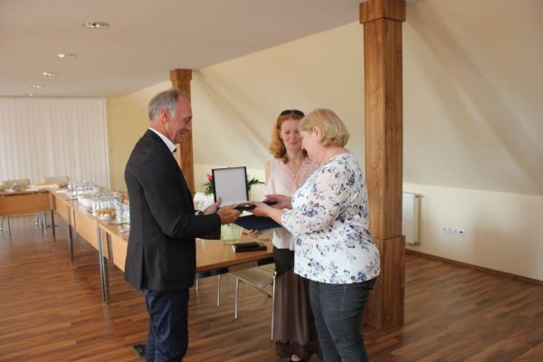 Köztisztviselők munkaértekezlete