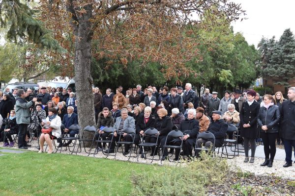 Az 1956-os forradalom és szabadságharc hőseire emlékeztünk