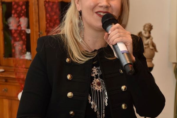 Karácsonyruha-kiállítás