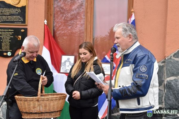 Koszorúzás Eric Fernihough emlékére