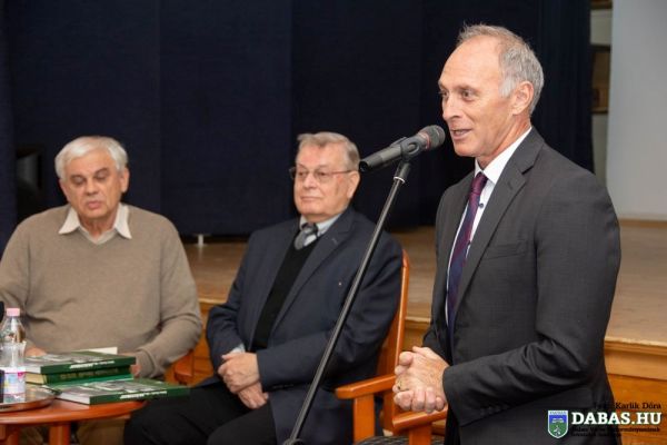 Juhász Sándor Az Akácosban című könyvének bemutatója