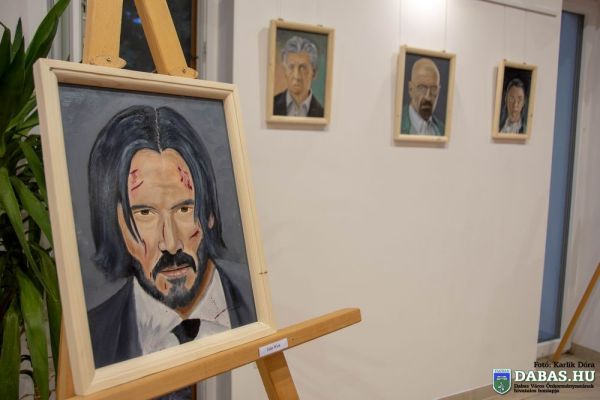 Surman Pál Tekintetek című festménykiállításának megnyitója