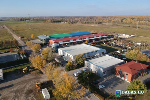 Dabasi Ipari Park média anyagai