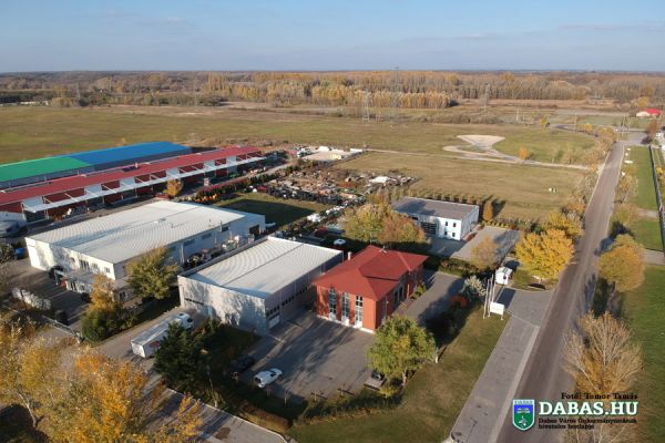 Dabasi Ipari Park média anyagai