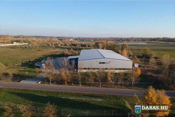 Dabasi Ipari Park média anyagai