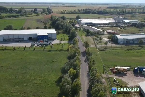 Dabasi Ipari Park média anyagai