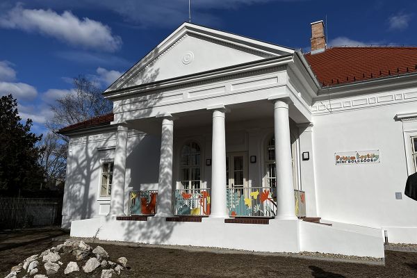 Pöttöm Kastély Mini Bölcsőde