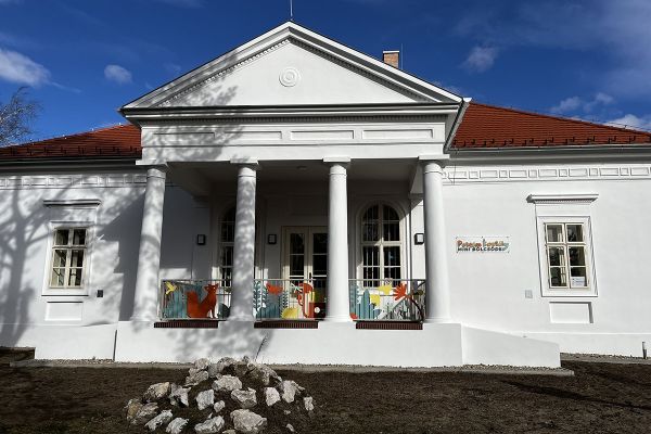 Pöttöm Kastély Mini Bölcsőde