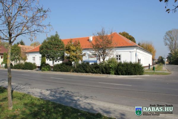 Kossuth Művelődési Központ és Halász Boldizsár Városi Könyvtár