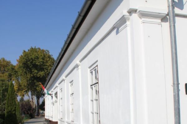 Kossuth Művelődési Központ és Halász Boldizsár Városi Könyvtár