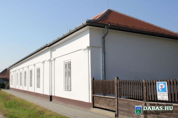 Kossuth Művelődési Központ és Halász Boldizsár Városi Könyvtár