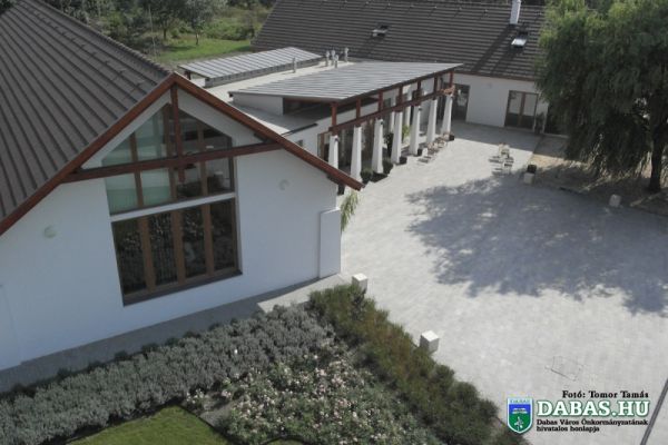 Sári Zarándokház és Közösségi Színtér