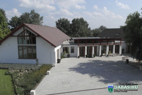 Sári Zarándokház és Közösségi Színtér