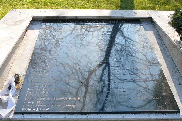 A dabasi II. világháborús emlékmű