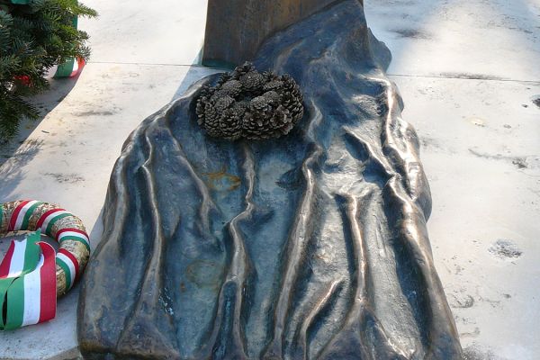 A dabasi II. világháborús emlékmű