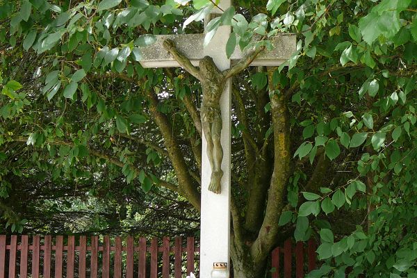 Útmenti keresztjeink