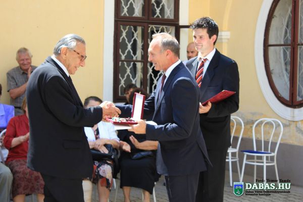 Visszakerültek a Zlinszky-kúria kulcsai az építtető család kezébe