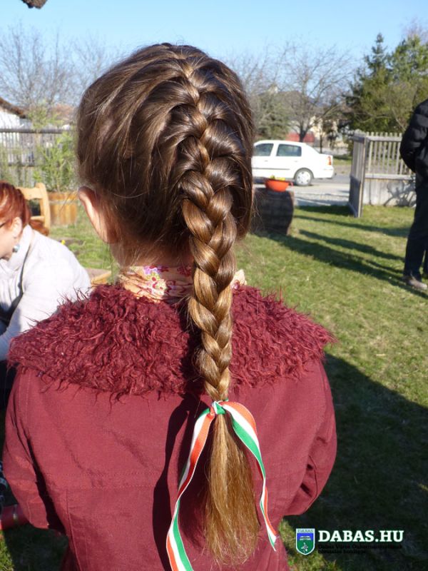 Húsvétváró délután a Sári udvarban