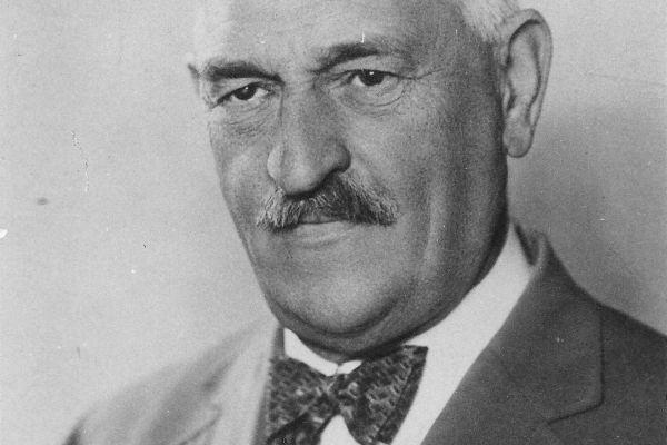 3 Back Bernát.jpg