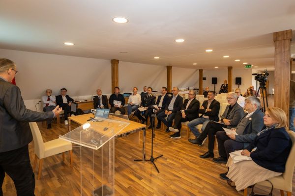 Projektzáró ünnepélyes esemény a Dabasi Polgármesteri Hivatalban