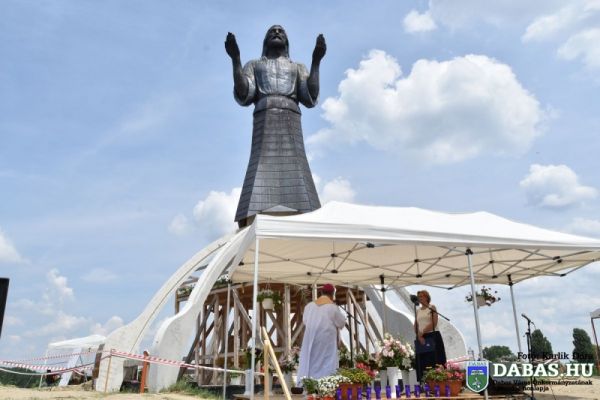Az Áldos Hagyományőrző Egyesület szobor avató ünnepsége