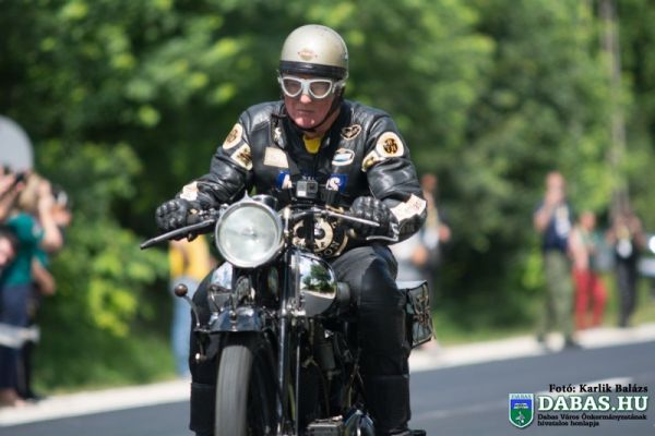 Motoros rally a Gyóni Betonon