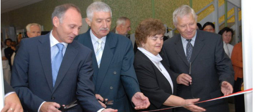 A megújult rendelőintézet épületének átadása