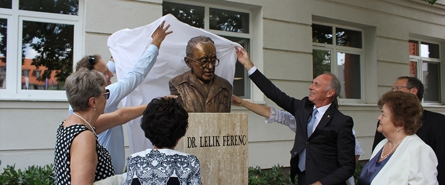 Orvosnagyságaink Emlékezete - az egészségügyi dolgozókat köszöntöttük