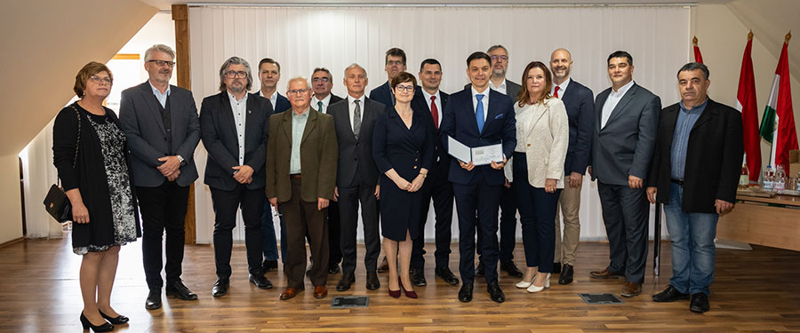 Mandátumátadó esemény