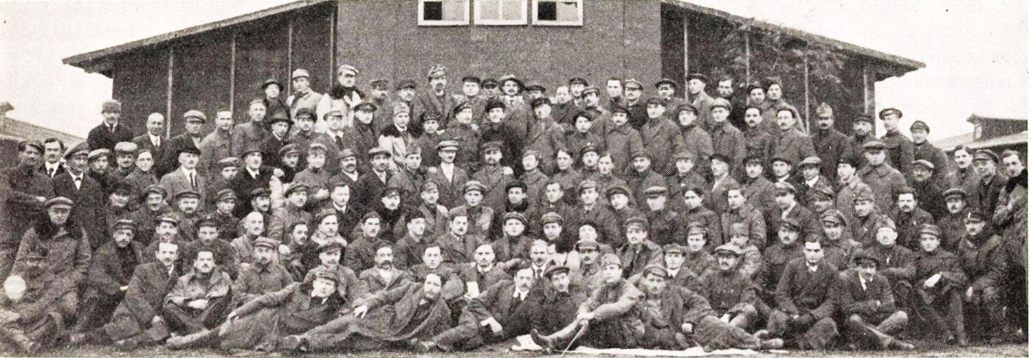 Leszerelő hadifoglyok a csóti táborban